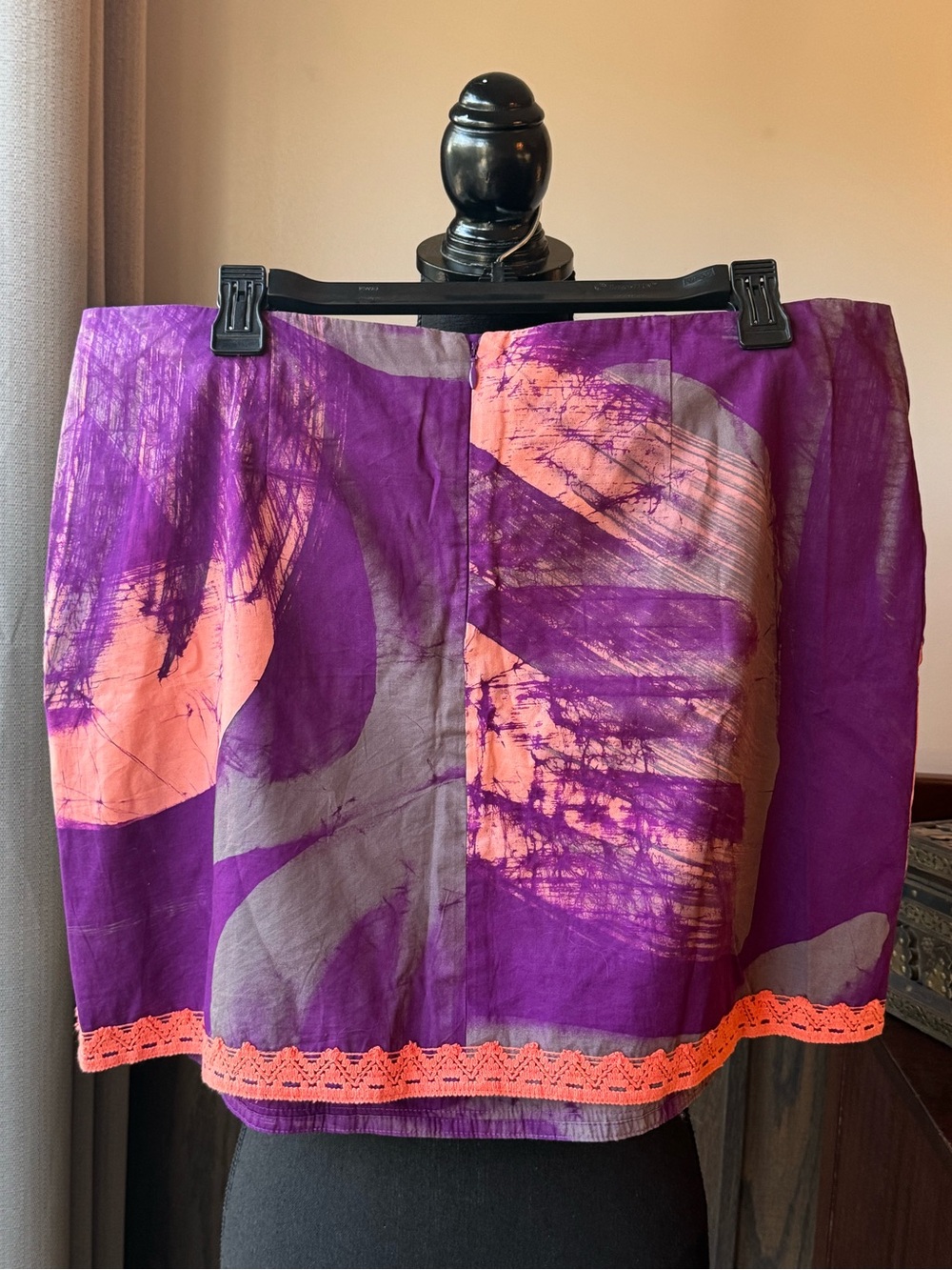 Caribelle Batik Purple & Coral Mini Skirt with Lace Trim large nwot - Picture 2 of 5